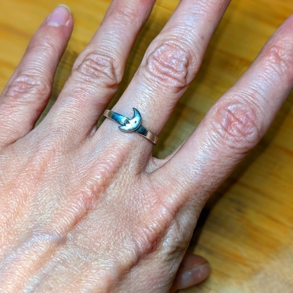 Crescent Moon Vintage Sterling Silver Ring - Picture 1 of 5
